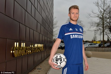 Equipamento Chelsea       https://wallpaperchelsea.com/andre-schurrle-sabrina-schurrle-hd-images-3-hd-wallpaper.html